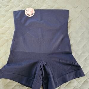 SHAPERMINT Essentials All Day Every Day High-Waisted Shaper Black Shorts Medium